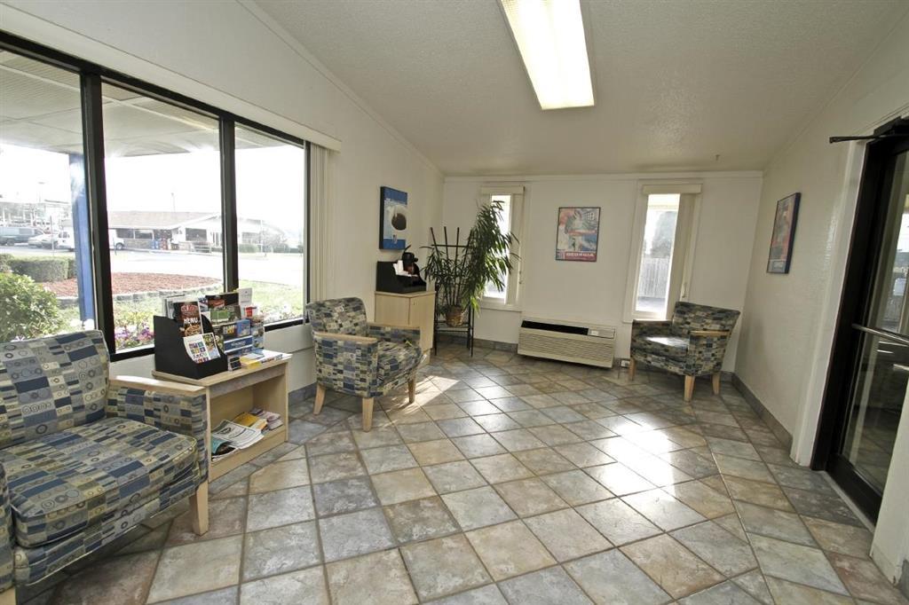 Motel 6 Kalamazoo Interior photo