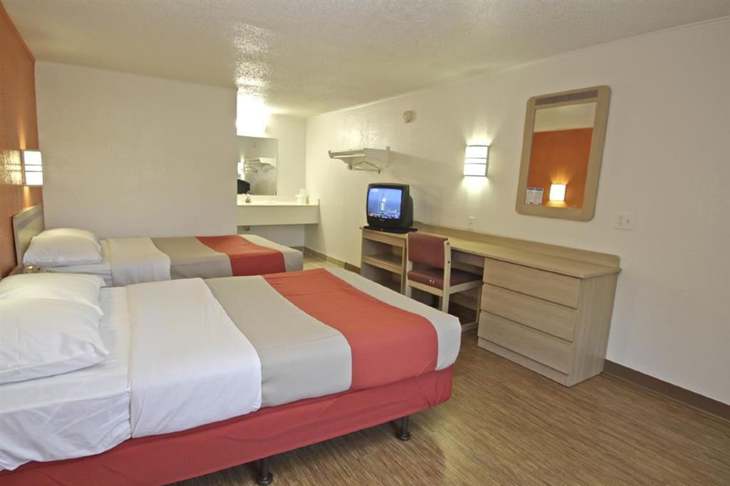 Motel 6 Kalamazoo Room photo